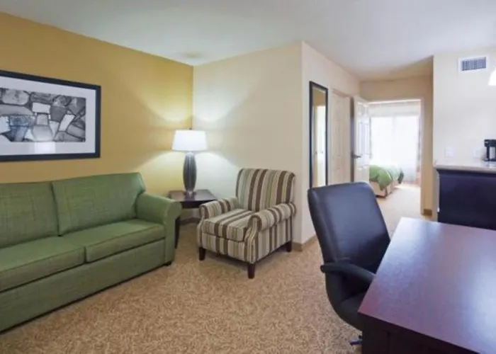 Country Inn & Suites By Radisson, Minot, Nd