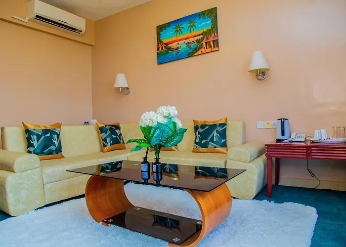 Luwa Evergreen Hotel