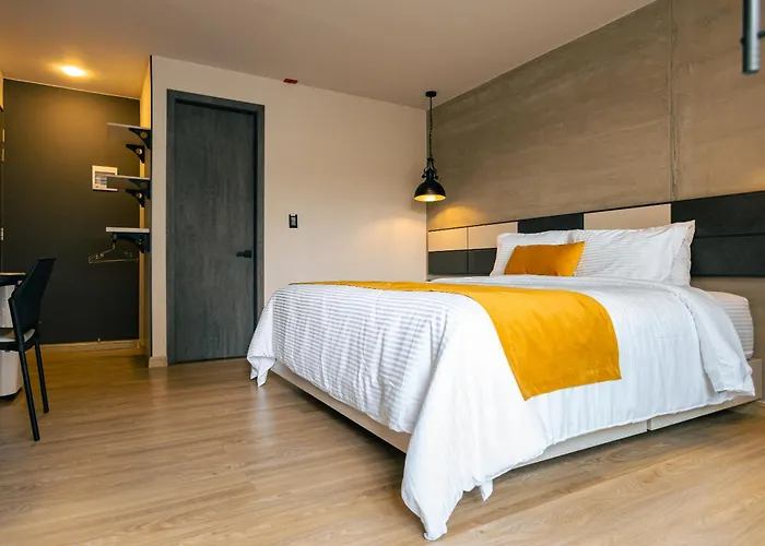 Balmoral Plaza Hotel