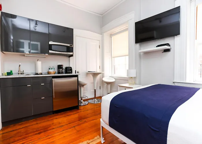 Charming & Stylish Studio On Beacon Hill #12