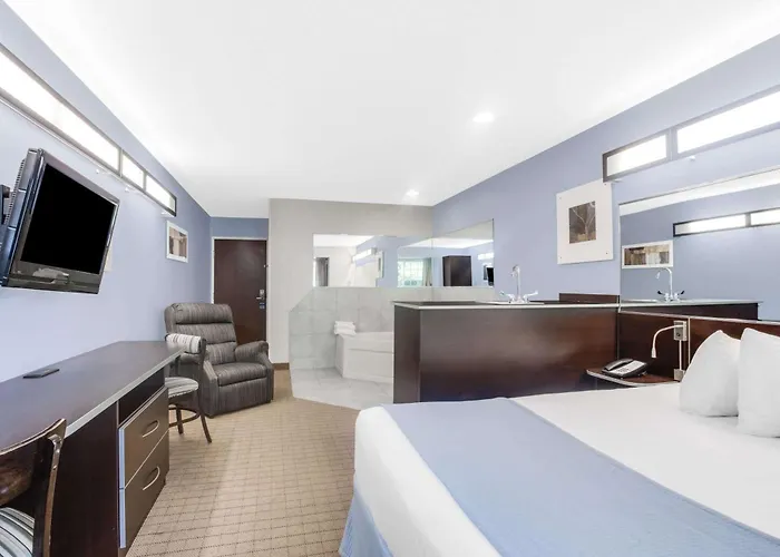 Microtel Inn & Suites Bath
