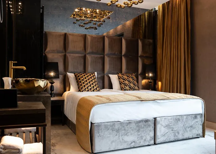 Art Suites Luxury Hotel