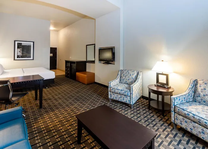 La Quinta By Wyndham Mt. Pleasant
