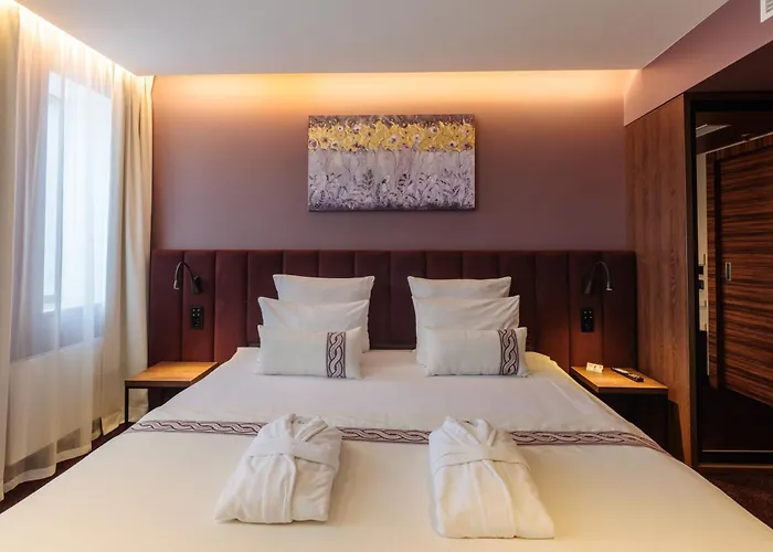 Avalon Hotel & Conferences
