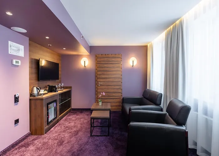 Avalon Hotel & Conferences