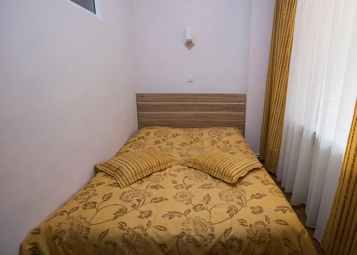 Tsaghkahovit Hotel