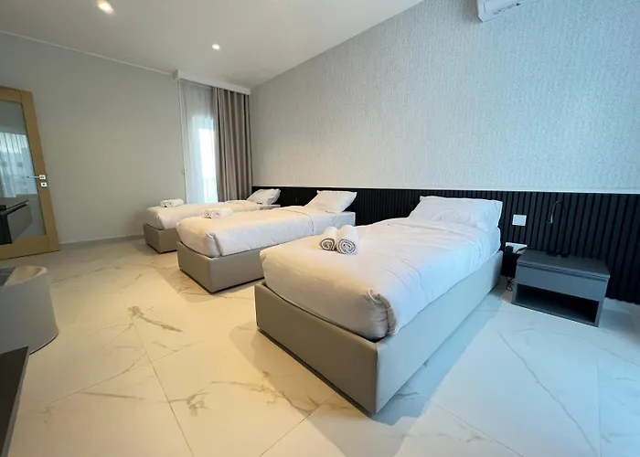 Mayfair By Premier Suites Mt