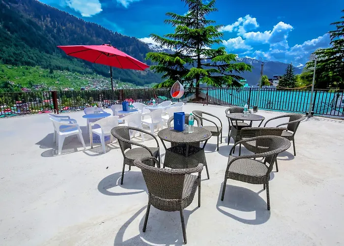 The Town House - Lavish & Luxury Rooms Near Mall Road Manali