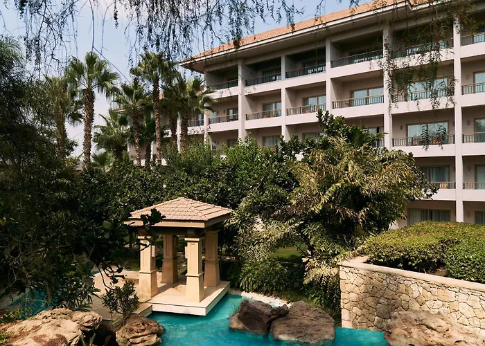 Dusit Thani Lakeview Cairo