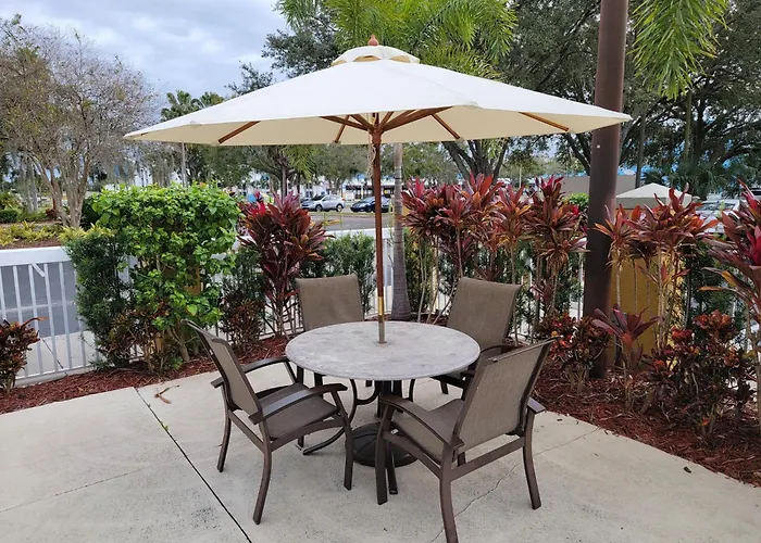Galleria Palms Orlando - Free Theme Park Shuttles