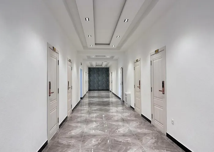 Parvoz Hotel