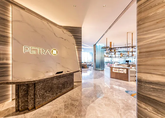 Regala Skycity Hotel By Regal Hotels