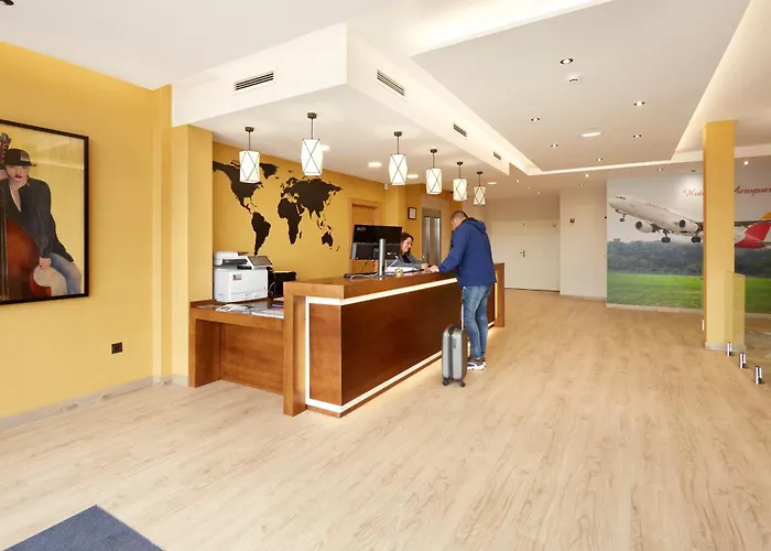 Hotel Arias Aeropuerto