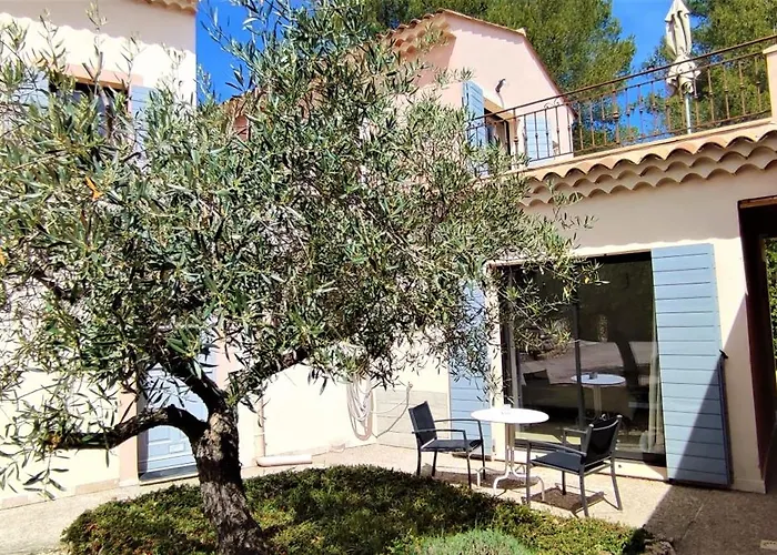 O Patio Du Mas