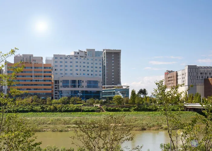 Brown Dot Hotel Jinju