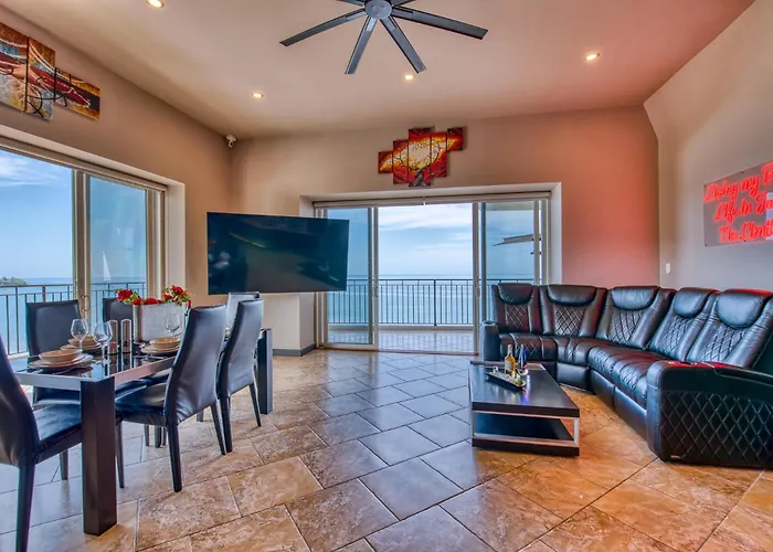 Secretjaco - Luxury Beach Front Penthouse With Pool & Jacuzzi
