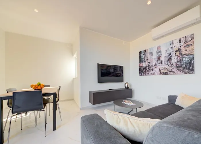 Mayfair By Premier Suites Mt