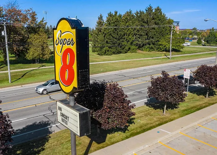 Super 8 By Wyndham Mt. Pleasant