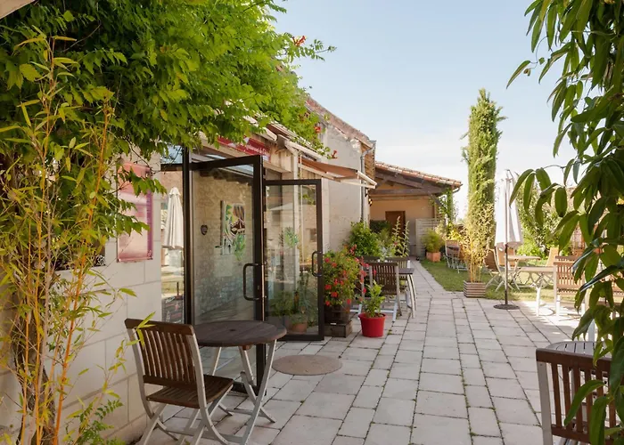Le Pigeonnier Du Perron Hotel