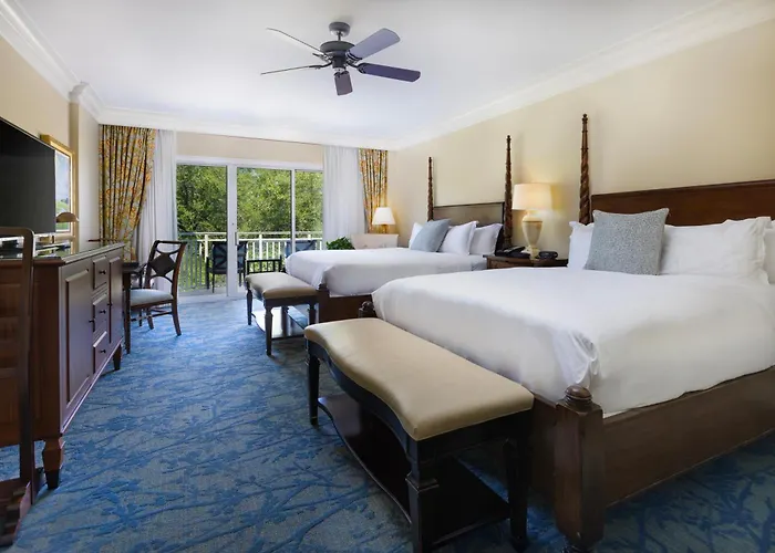 Inn And Club At Harbour Town