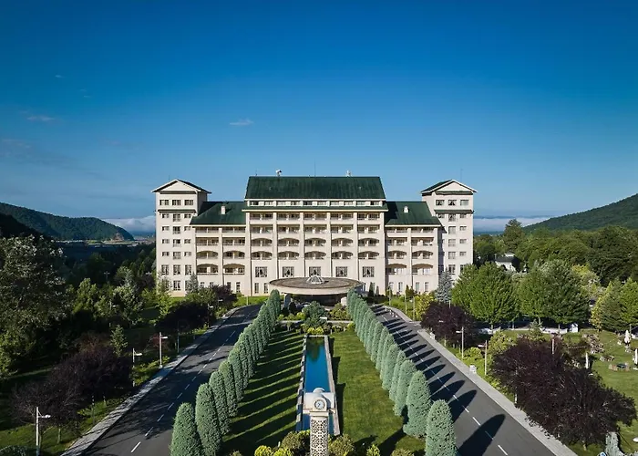 Qafqaz Riverside Hotel