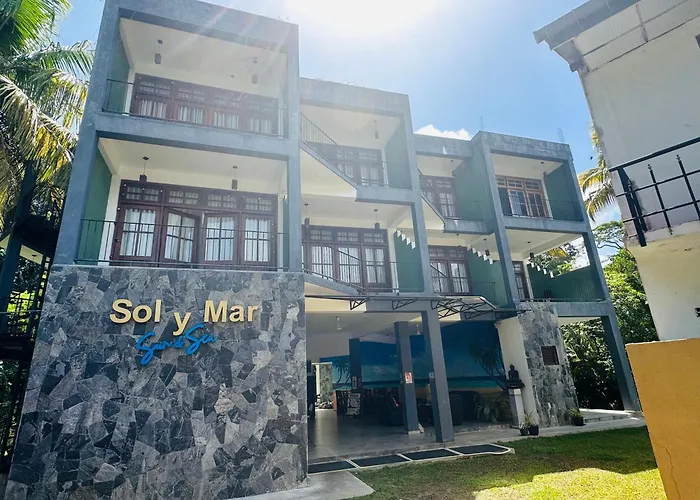 Sol Y Mar - Unawatuna