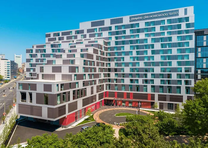 Hampton By Hilton At The Boston Seaport District
