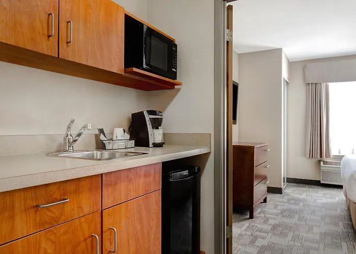 Days Inn By Wyndham Medicine Hat