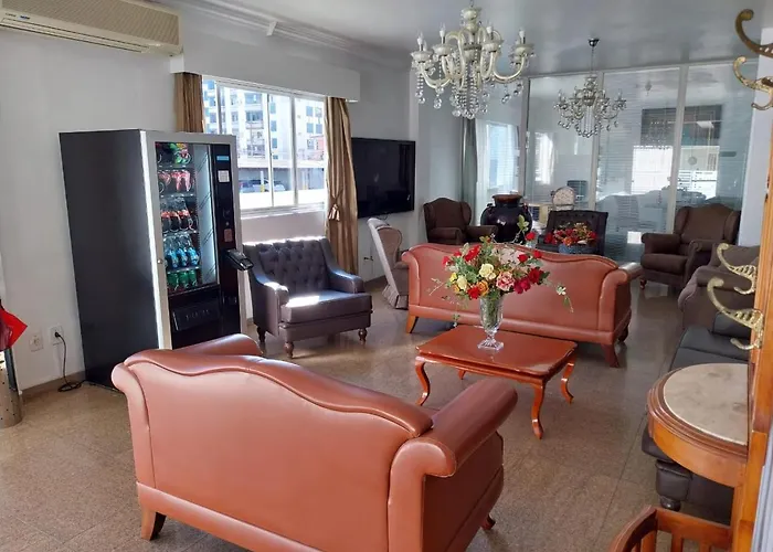 Colle Tourist Hotel Luxo