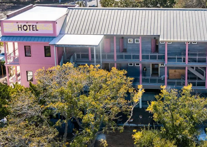 Hotel Folly With Marsh And Sunset Views