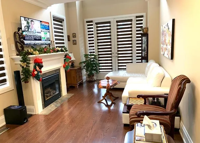 Unique Home - Upper Toronto Beaches