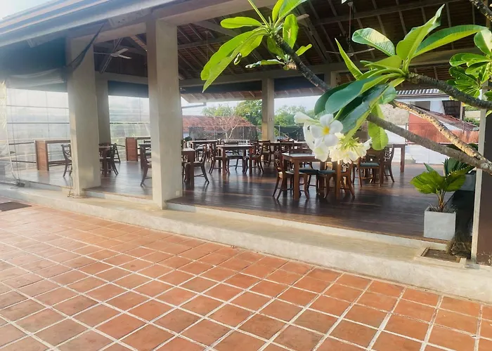 Hotel Cloud 9 Negombo