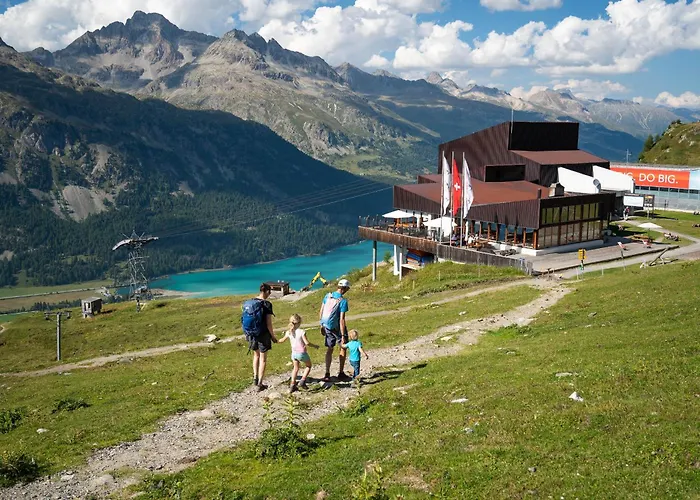 Nira Alpina