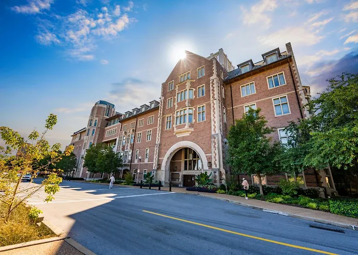 The Knight Center At Washington University