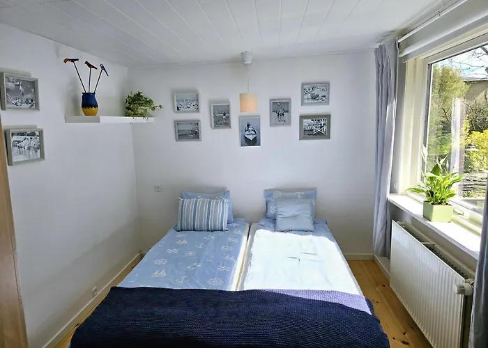 Guesthouse 'Blue House' In Vintage Villa&Garden