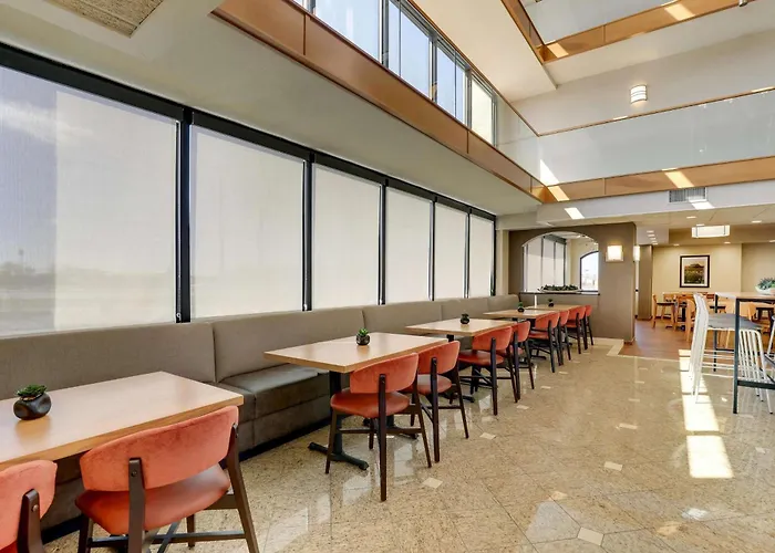 Drury Inn & Suites Marion