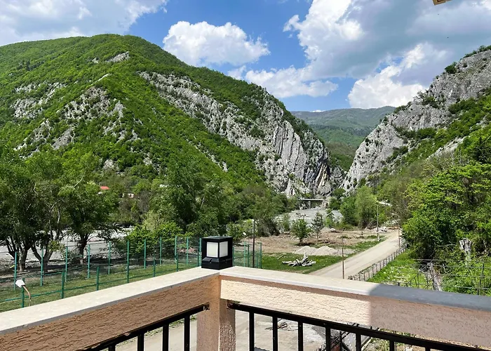 Khidikari Hotel
