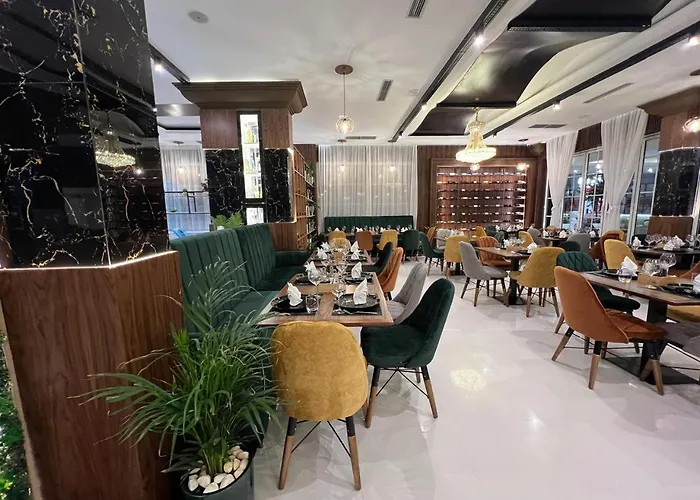 Ujvara Hotel