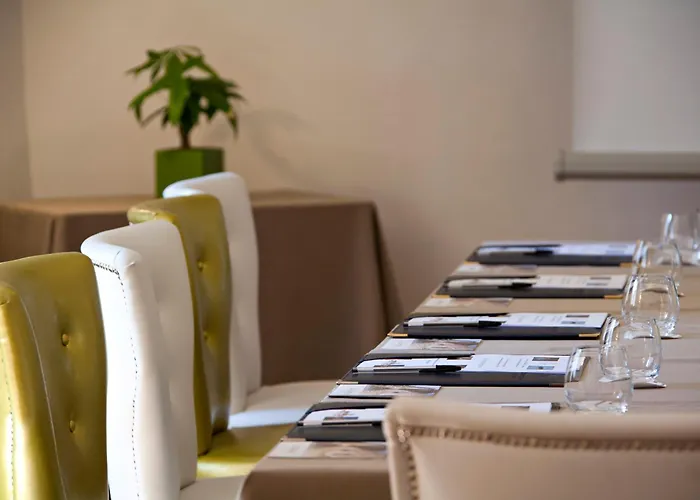 Le Castellas Hotel & Spa - Pont Du Gard - Uzes