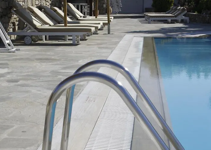Vienoula'S Garden Hotel