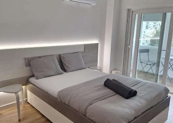 Lisbon South Bay Rooms 2