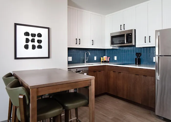 Staybridge Suites - Iowa City - Coralville By Ihg