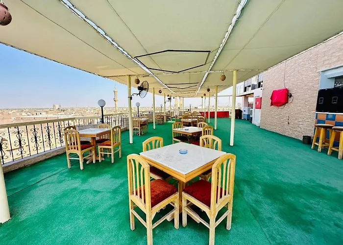 Queens Valley Hotel