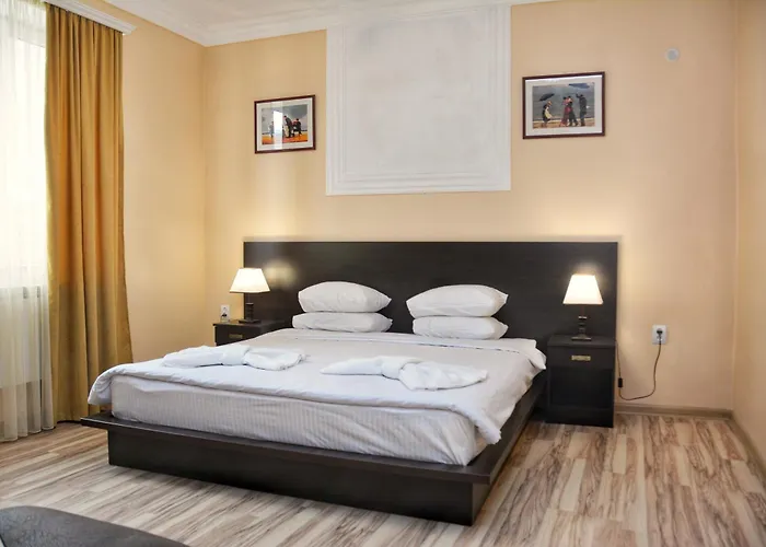 Vayk Hotel