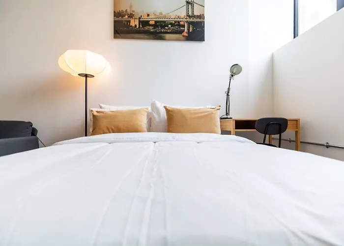 Flat 1 High Road - Room A & B