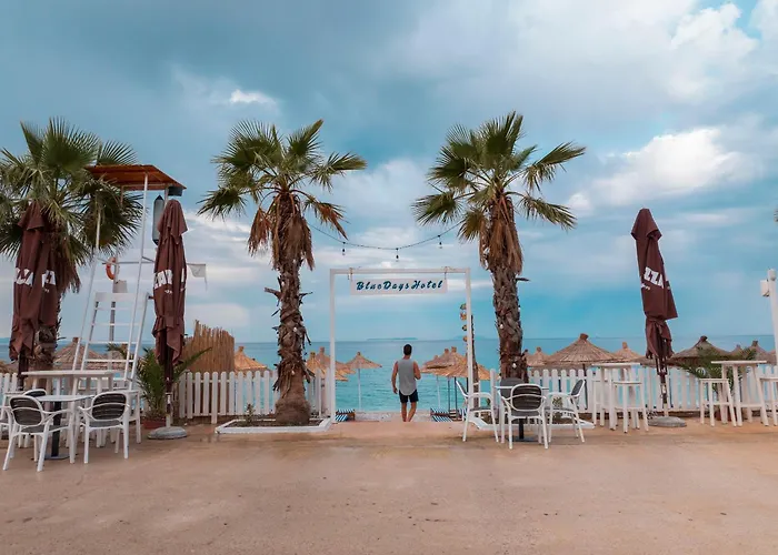 Hotel Blue Days