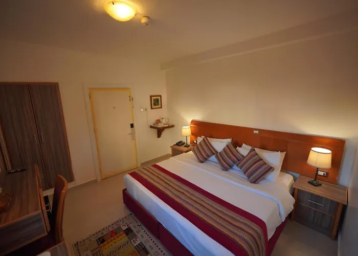 Petra Plaza Hotel