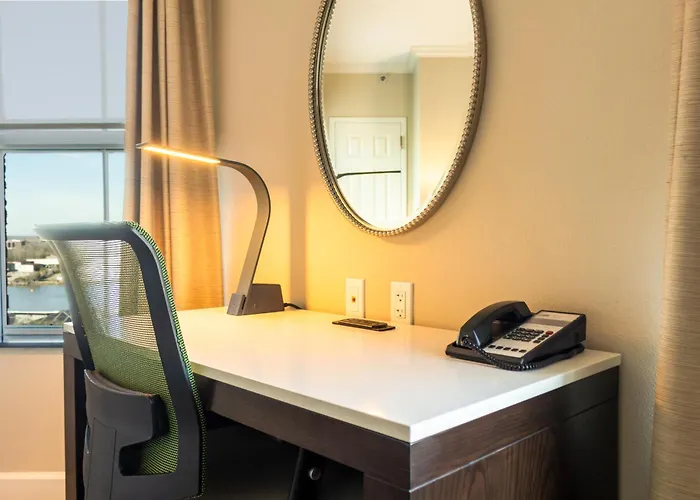 Holiday Inn Express Savannah - Historic District