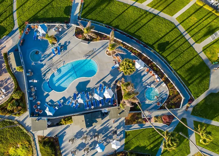 Seacrest Oceanfront Hotel