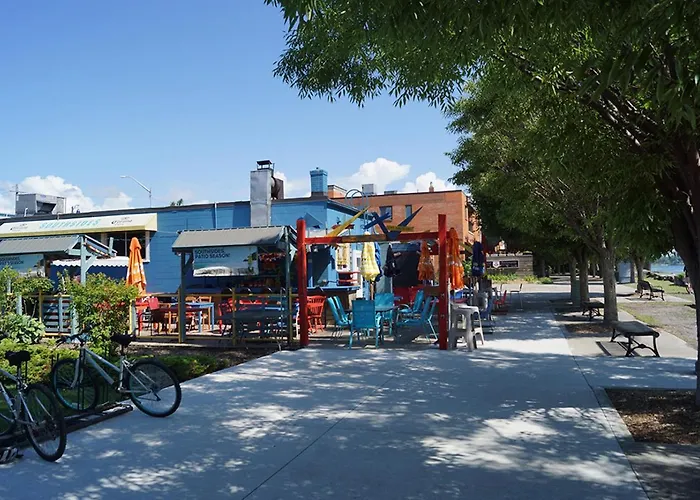 Pelican Guest House. Village Style Living. Spend Vacation Time In Eco Place!
